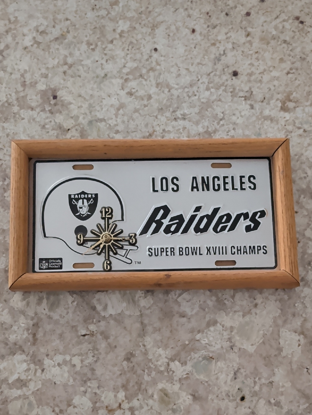 VTG Los Angeles RAIDERS Metal License Plate  SB Champs XVIII Wood Frameclock